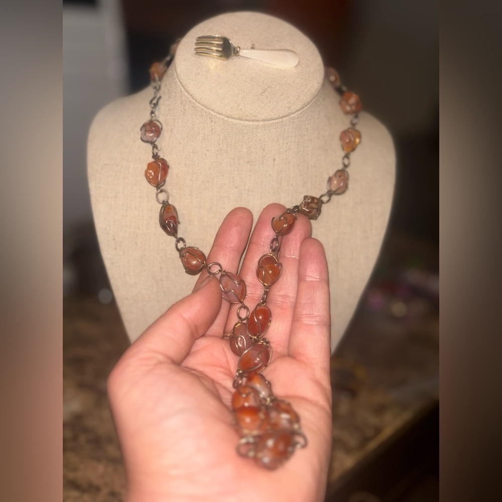 VINTAGE Genuine Carnelian Stone Elegant Necklace Wire Caged with Hook Clasp - Picture 5 of 11